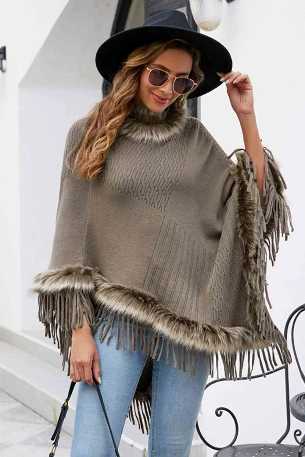 Elegant Fringed Faux Fur Poncho for Stylish Winter Warmth