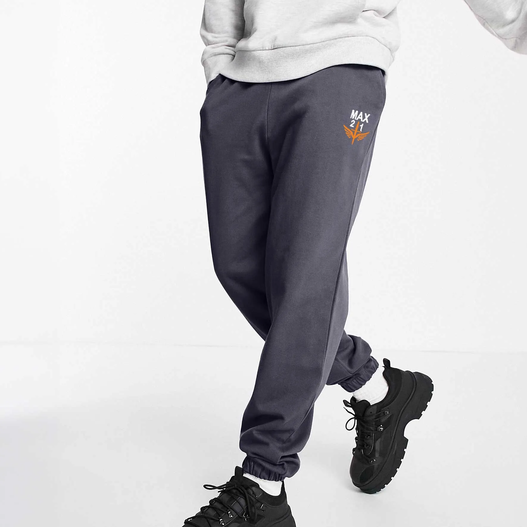 MAX 21 Men's Logo Embroidered Fleece Jogger Pants