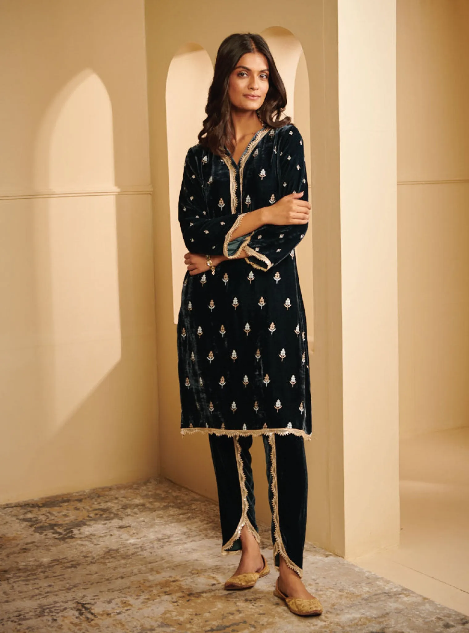 Mulmul Velvet Malia Navy Kurta With Malia Navy Dhoti Pant