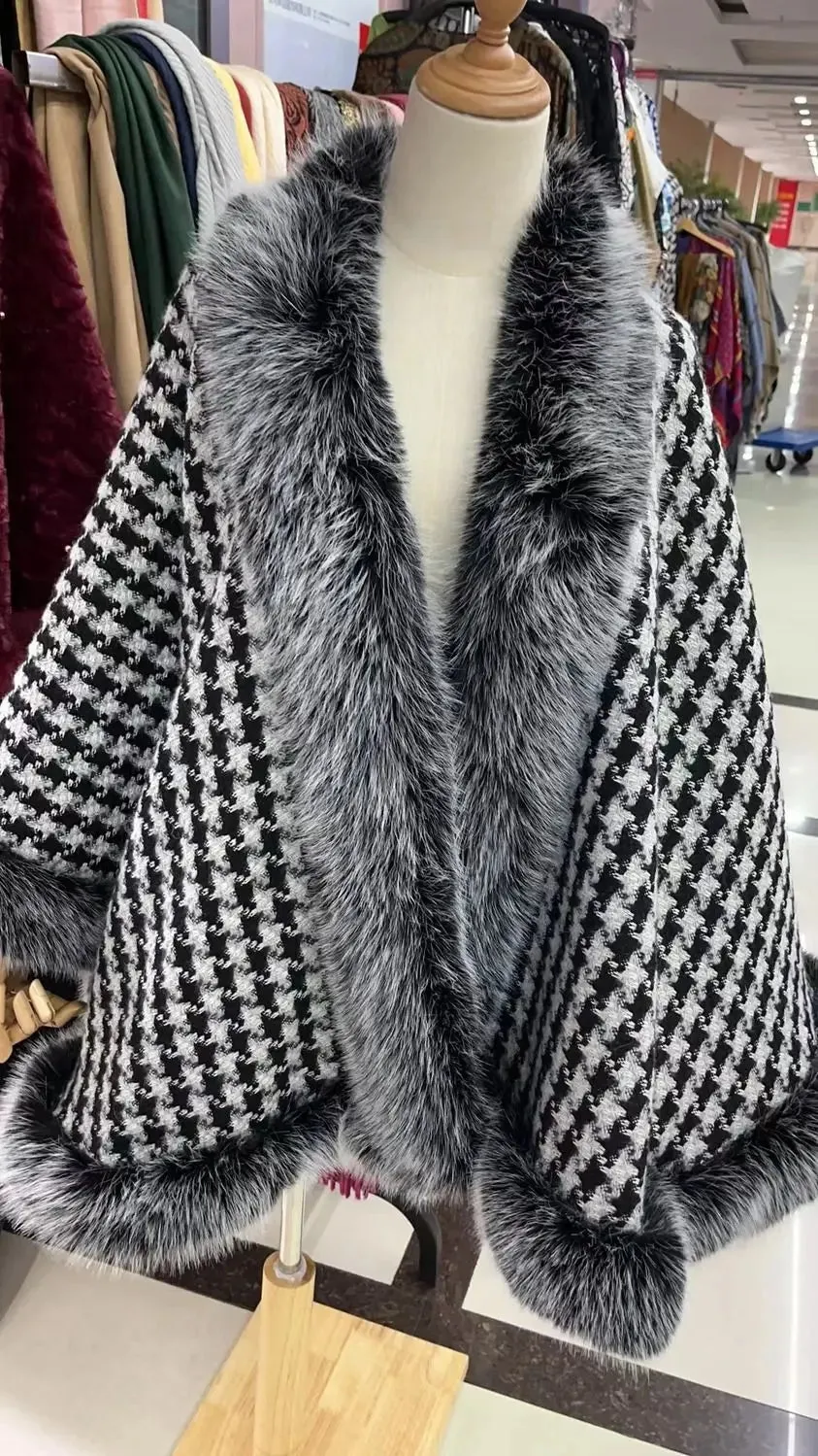 Poncho Warm Houndstooth Knitted Cloak With Fur Trim Faux Silver Fox Fur Cape