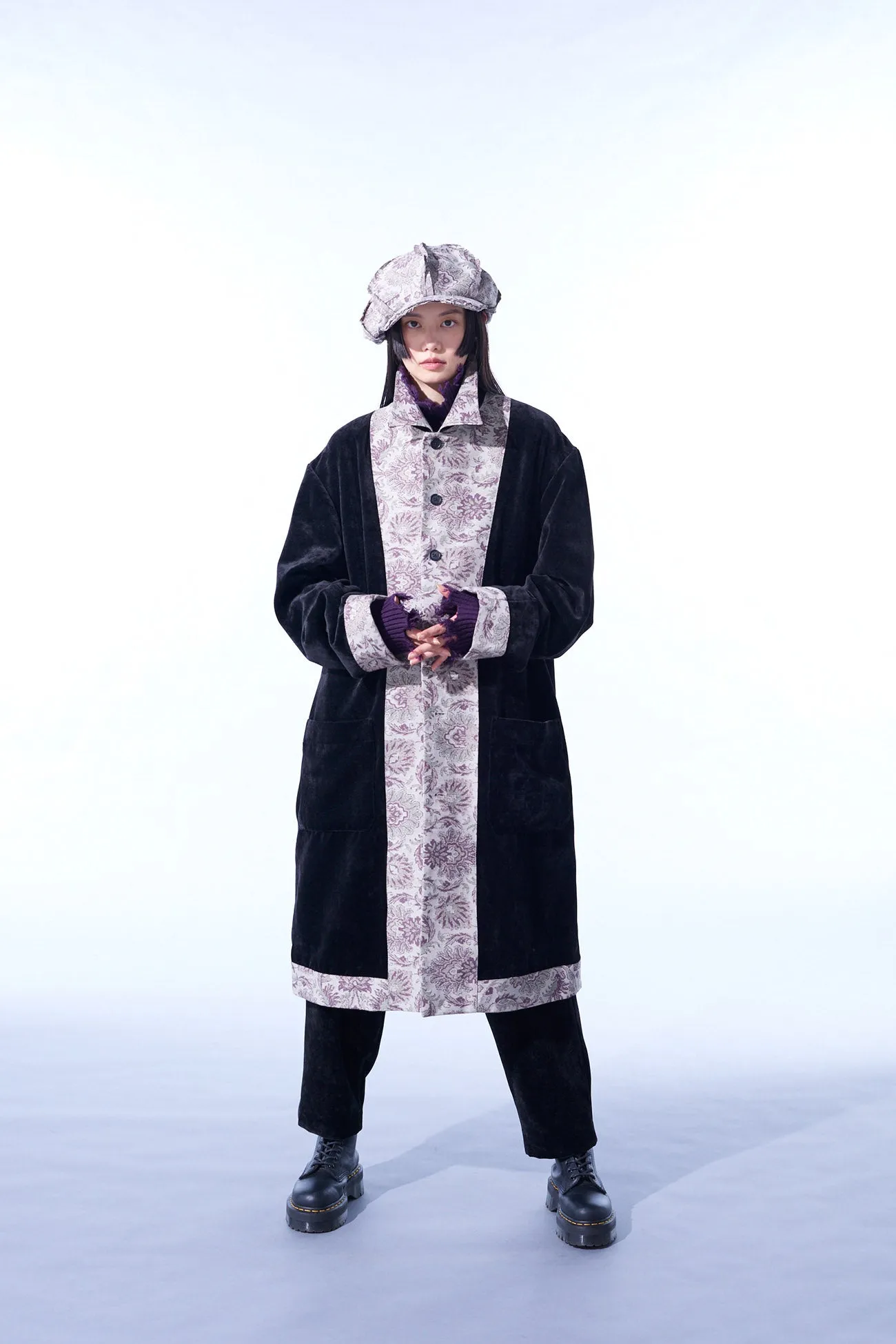 VELVETEEN LONG COAT WITH GOBELINS JACQUARD SWITCHED DESIGN